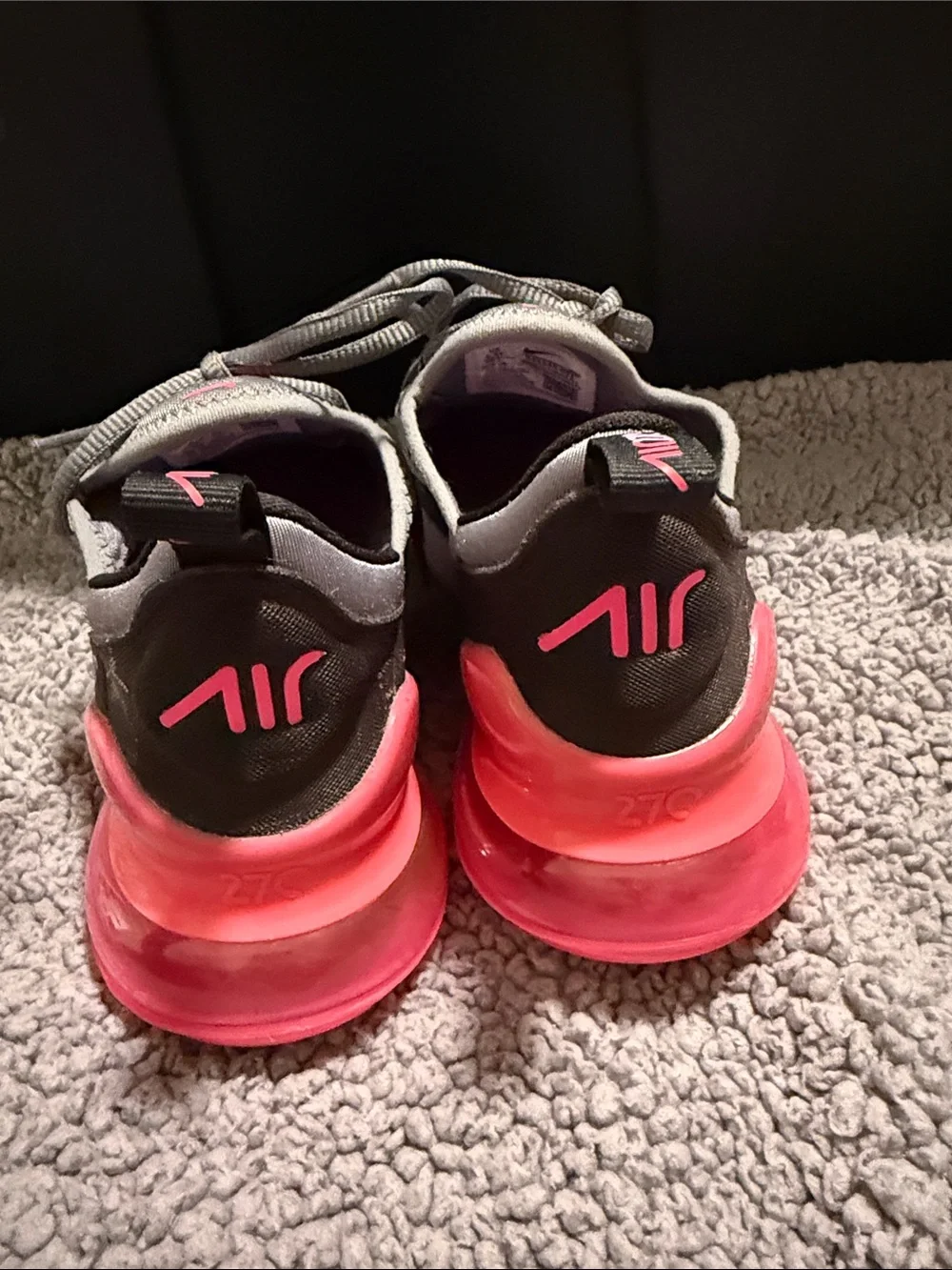 Nike 270 Women's Gray and Pink Air-cushioned Sneakers